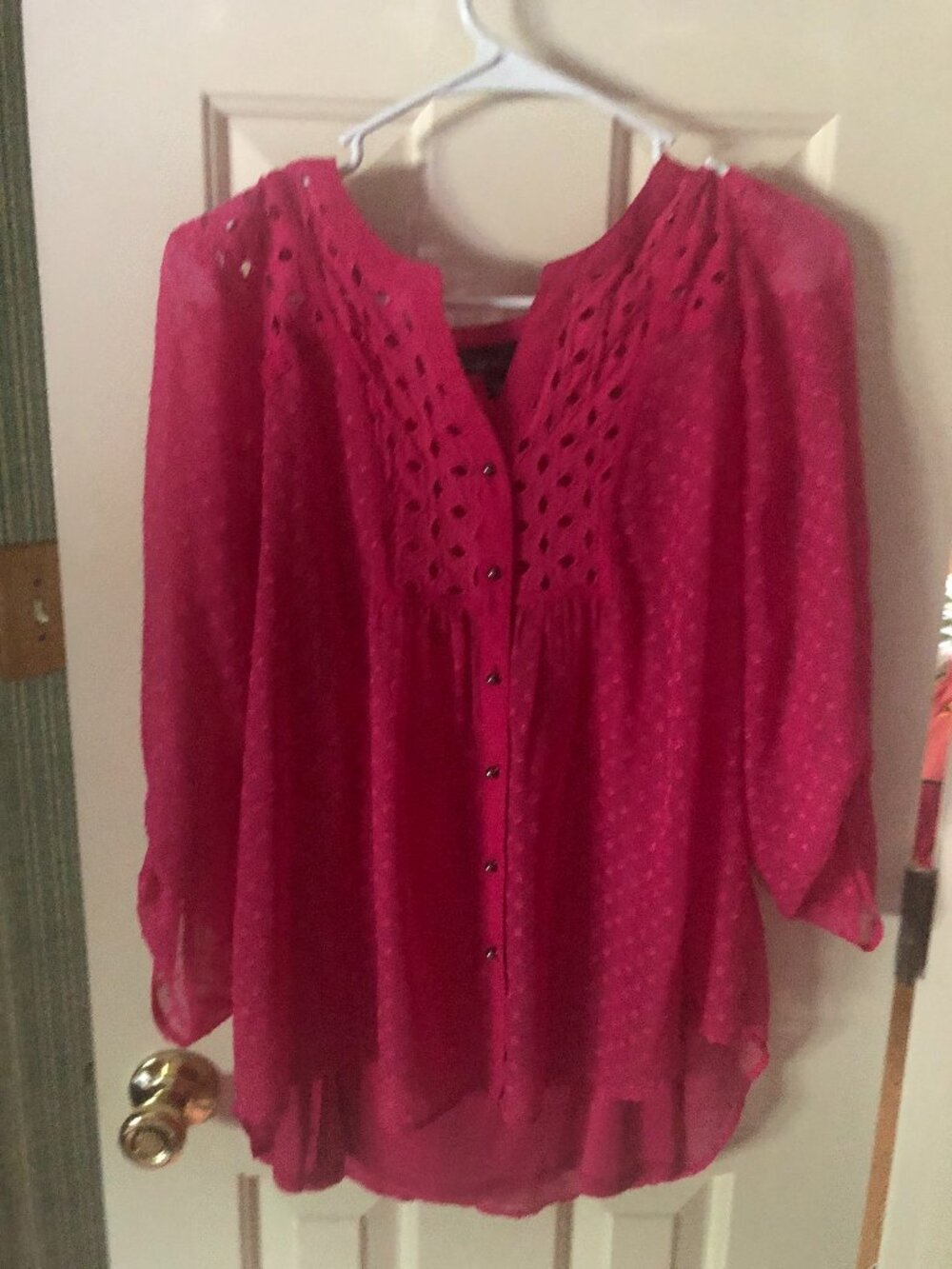 L/S fuchsia eyelet top Sz Lg